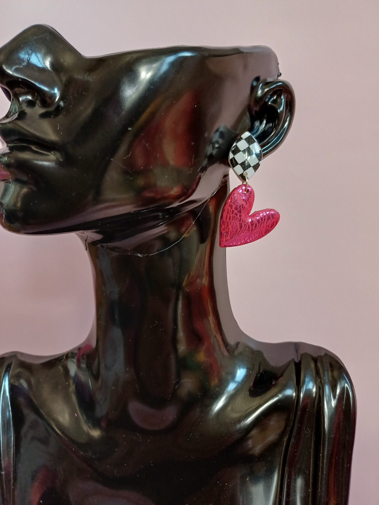 Kolczyki z glinki polimerowej termoutwardzalnej NEONOWE SERCE - DeasyArt – rękodzieło Boho, lampiony & dekoracje handmade