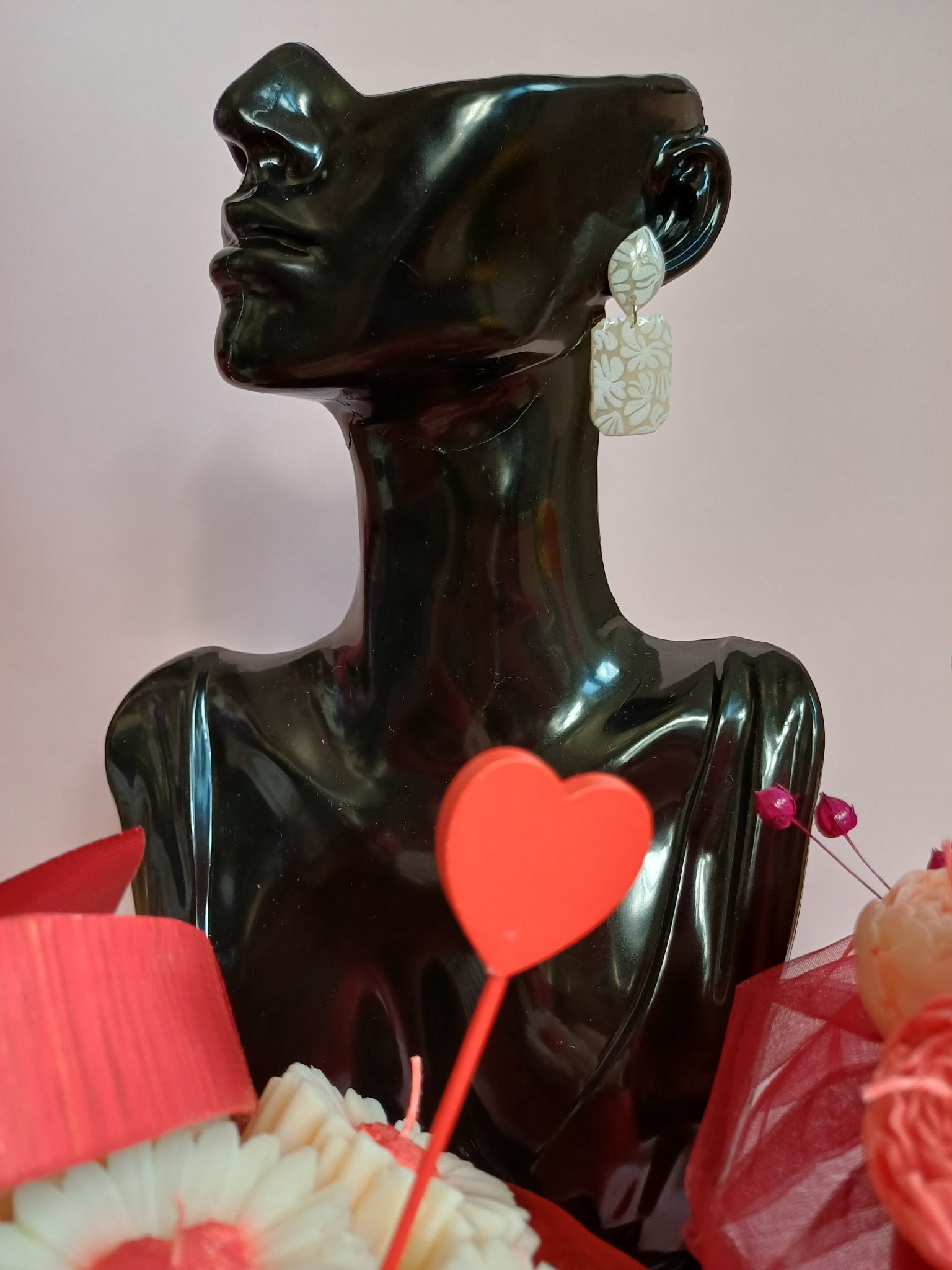 Kolczyki z glinki polimerowej termoutwardzalnej SZEPT LIŚCI - DeasyArt – rękodzieło Boho, lampiony & dekoracje handmade