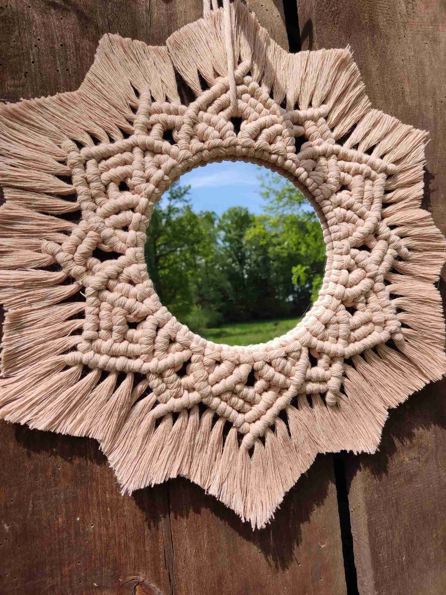 Lustro z mandalą PROMIEŃ SPOKOJU  - DeasyArt – rękodzieło Boho, lampiony & dekoracje handmade