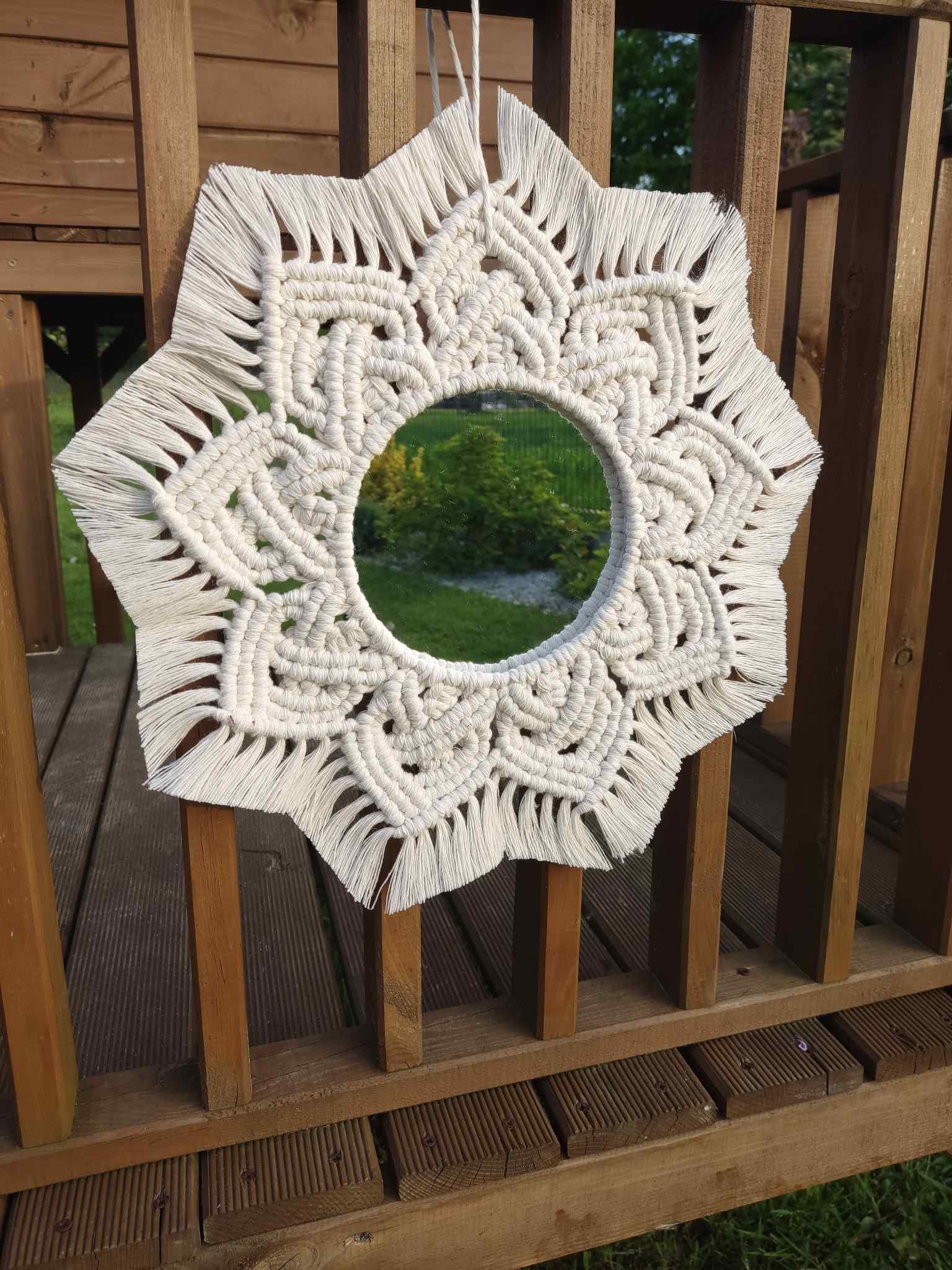 Lustro z mandalą RROMIEŃ PORANKA  - DeasyArt – rękodzieło Boho, lampiony & dekoracje handmade