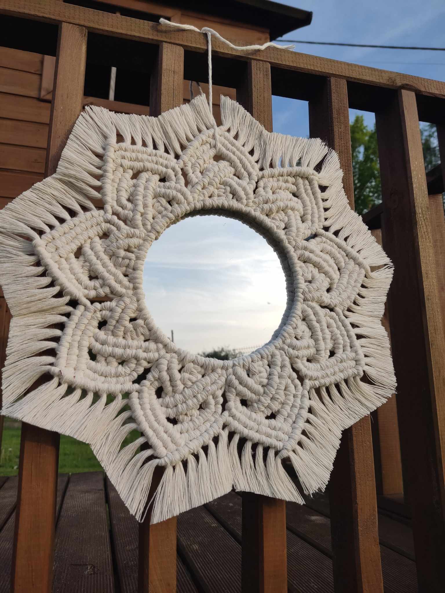 Lustro z mandalą RROMIEŃ PORANKA  - DeasyArt – rękodzieło Boho, lampiony & dekoracje handmade