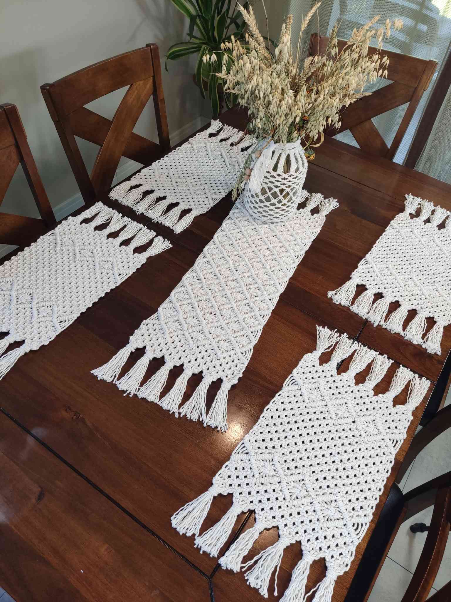 Zestaw na stół podkładki z bieżnikiem NATURAL HARMONY  - DeasyArt – rękodzieło Boho, lampiony & dekoracje handmade