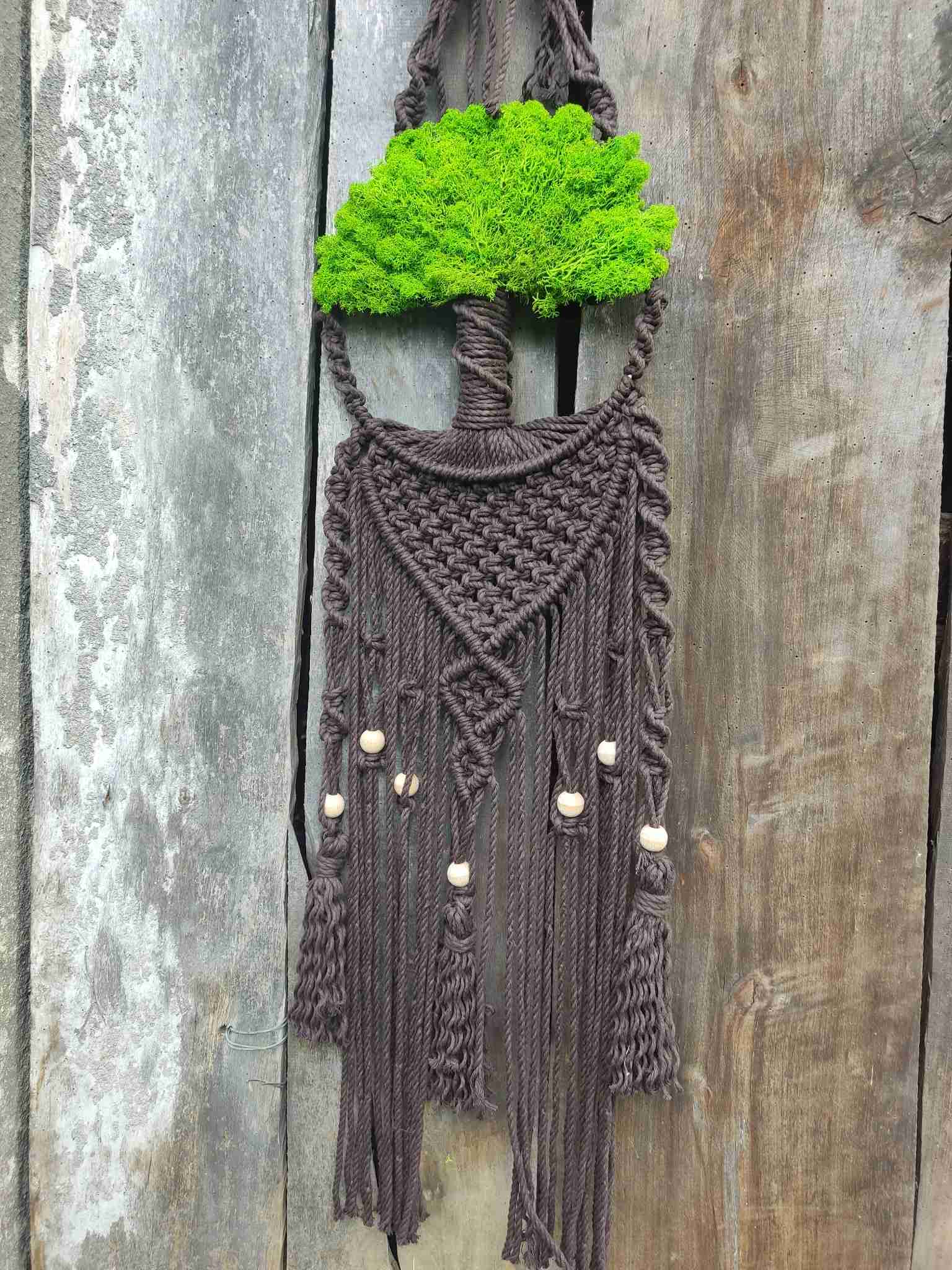 Makramowe drzewko z chrobotkiem LEŚNE SERCE SMALL - DeasyArt – rękodzieło Boho, lampiony & dekoracje handmade