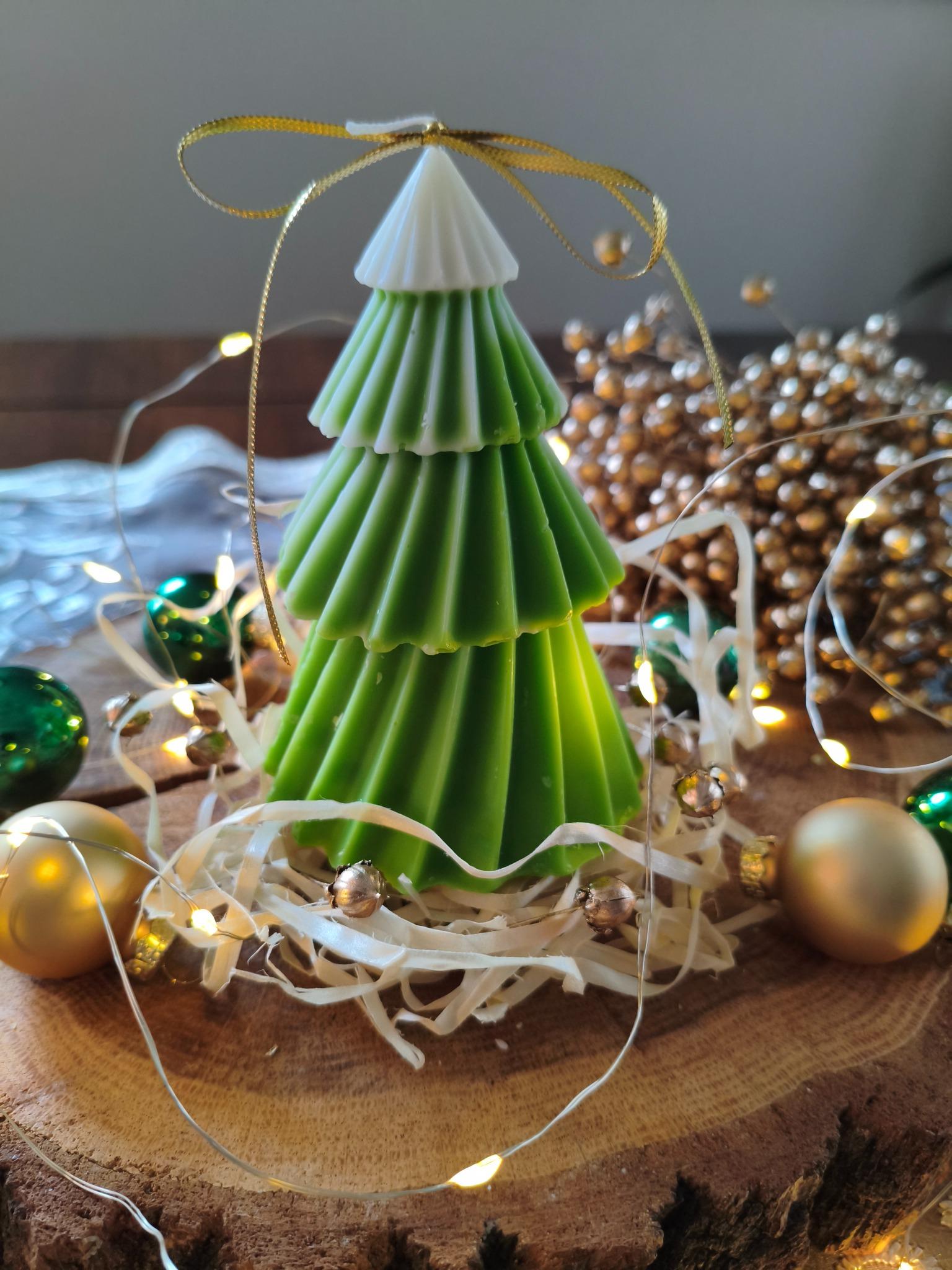 Świeca świąteczna sojowa CHOINKA ZIELONA  - DeasyArt – rękodzieło Boho, lampiony & dekoracje handmade