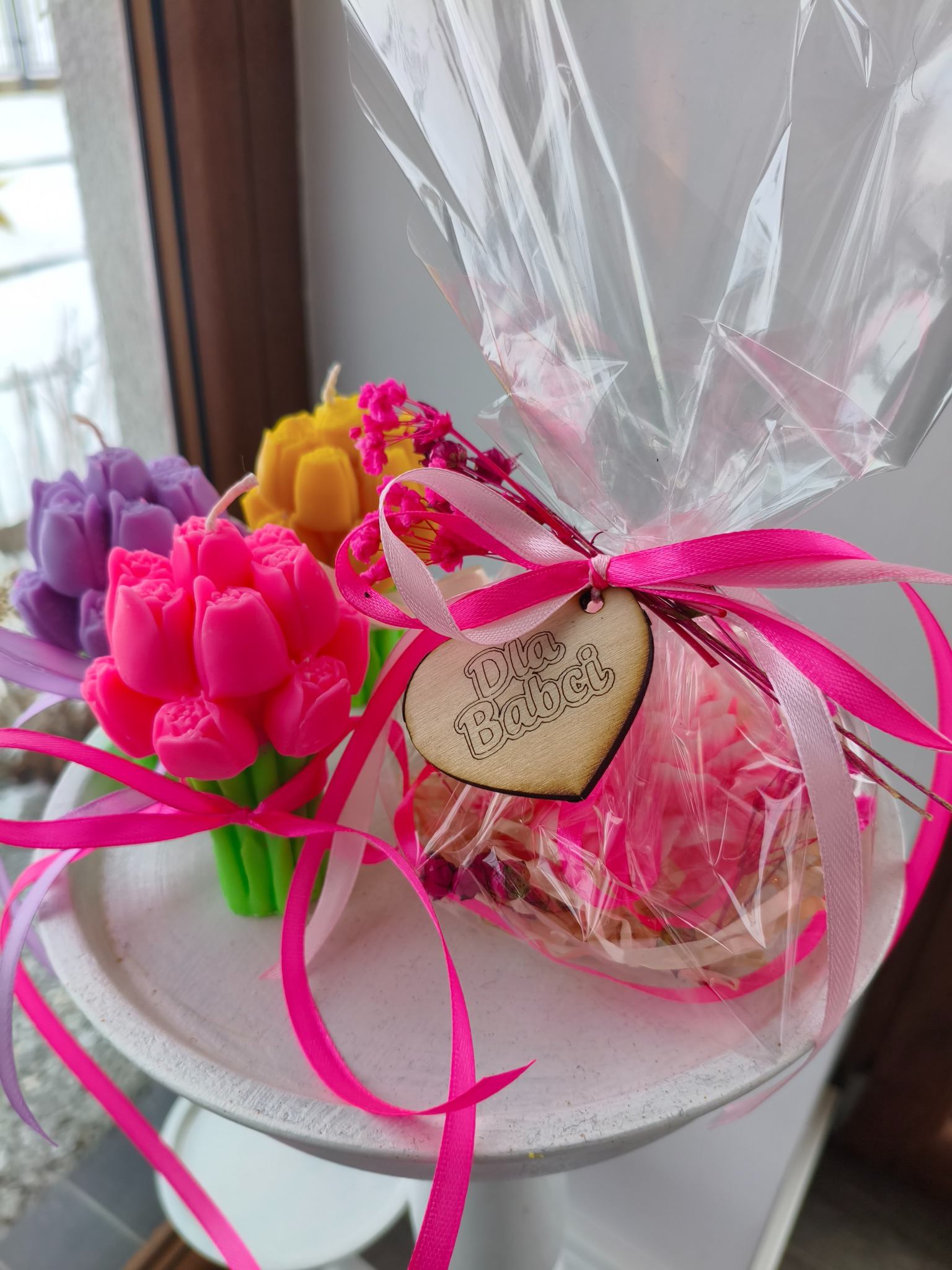 Upominek na Dzień Babci - świeca z wosku sojowego w kształcie piwonii - DeasyArt – rękodzieło Boho, lampiony & dekoracje handmade