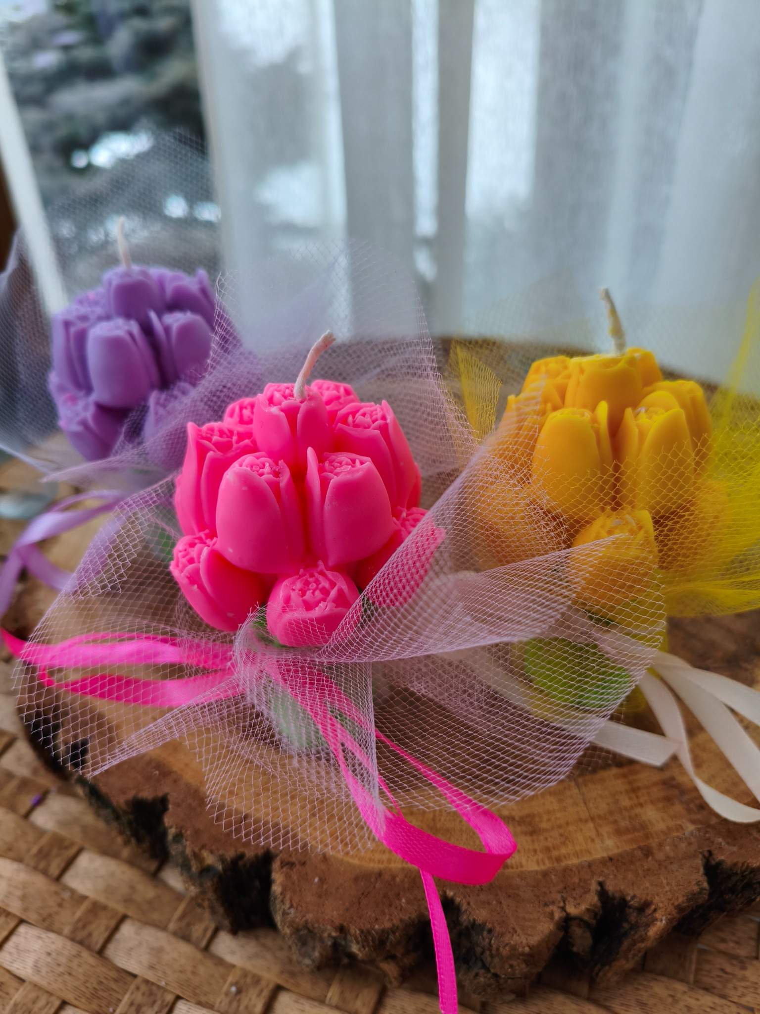 Upominek - świeca z wosku sojowego bukiet tulipanów - DeasyArt – rękodzieło Boho, lampiony & dekoracje handmade