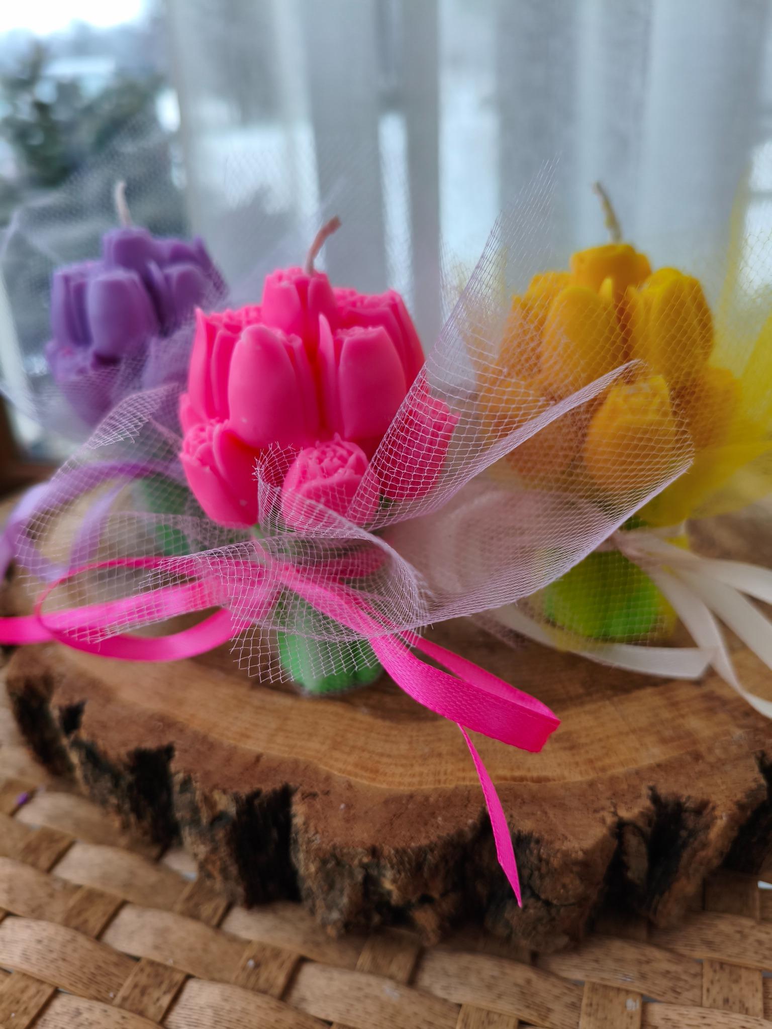 Upominek na Dzień Babci - świeca z wosku sojowego bukiet tulipanów - DeasyArt – rękodzieło Boho, lampiony & dekoracje handmade