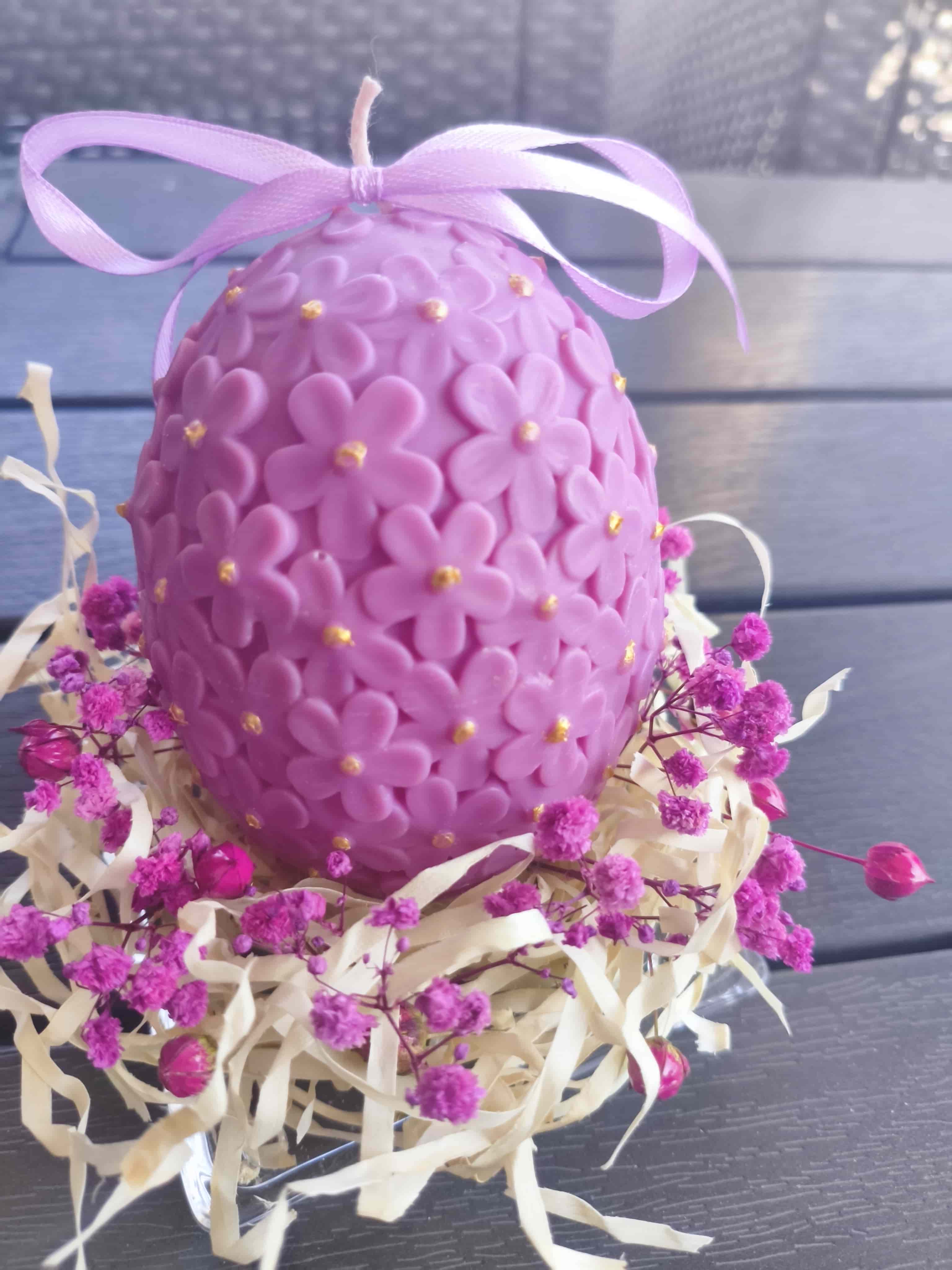 Wielkanocna świeca z wosku sojowego z aromatem - fioletowa - DeasyArt – rękodzieło Boho, lampiony & dekoracje handmade