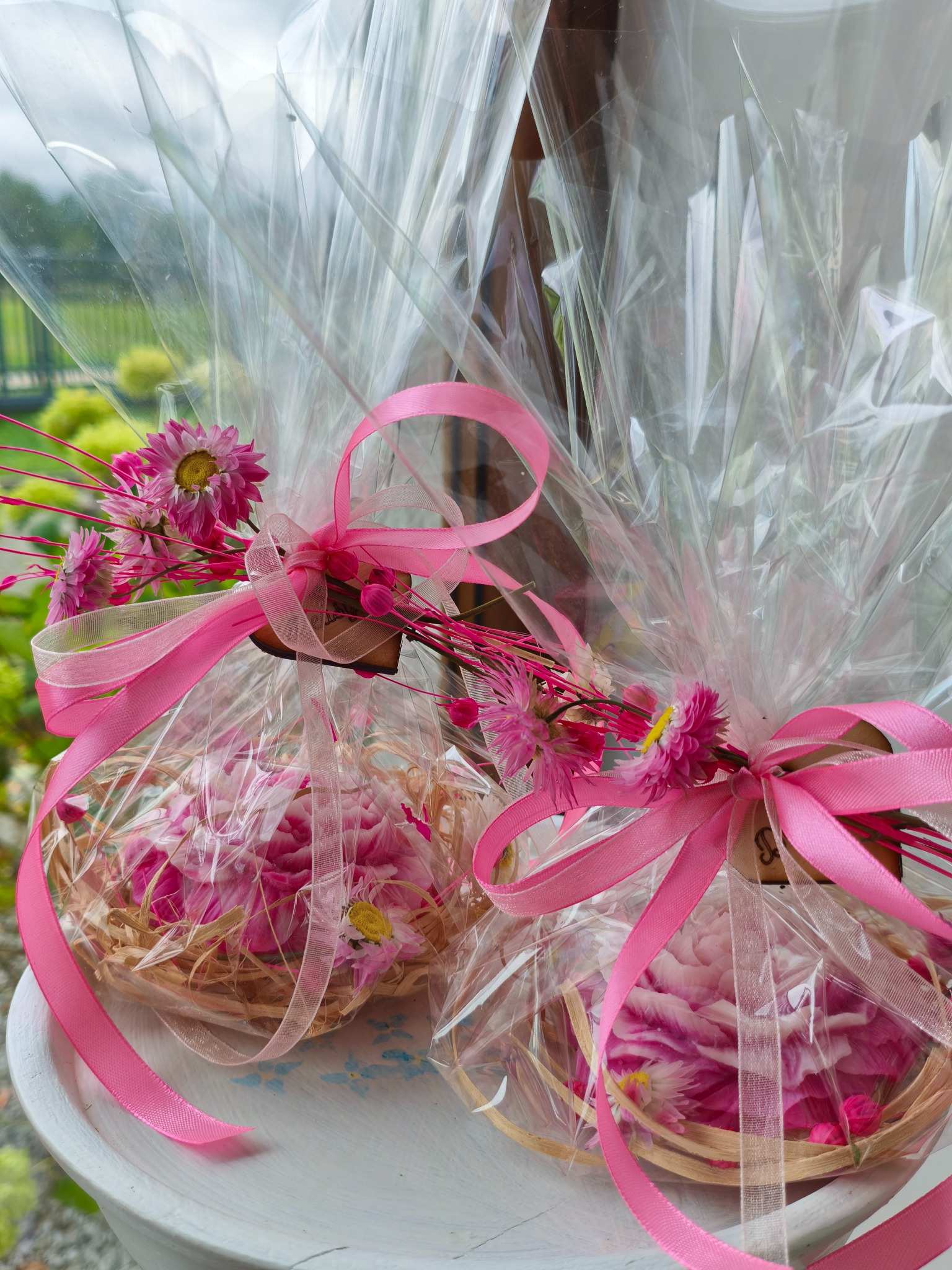 Dekoracyjna świeca z wosku sojowego - różowa piwonia  - DeasyArt – rękodzieło Boho, lampiony & dekoracje handmade