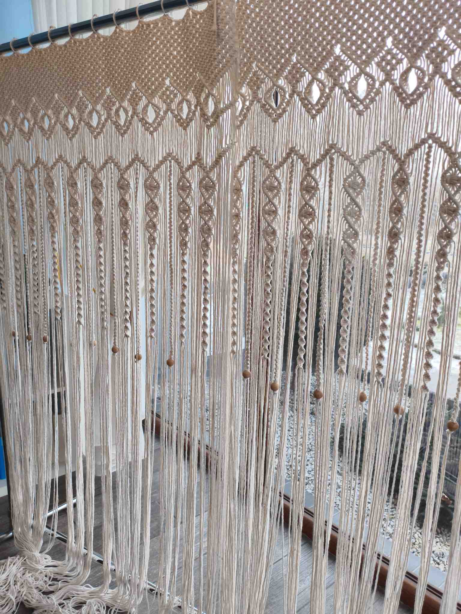 Makramowa dekoracyjna firanka do okna w stylu Boho - DeasyArt – rękodzieło Boho, lampiony & dekoracje handmade