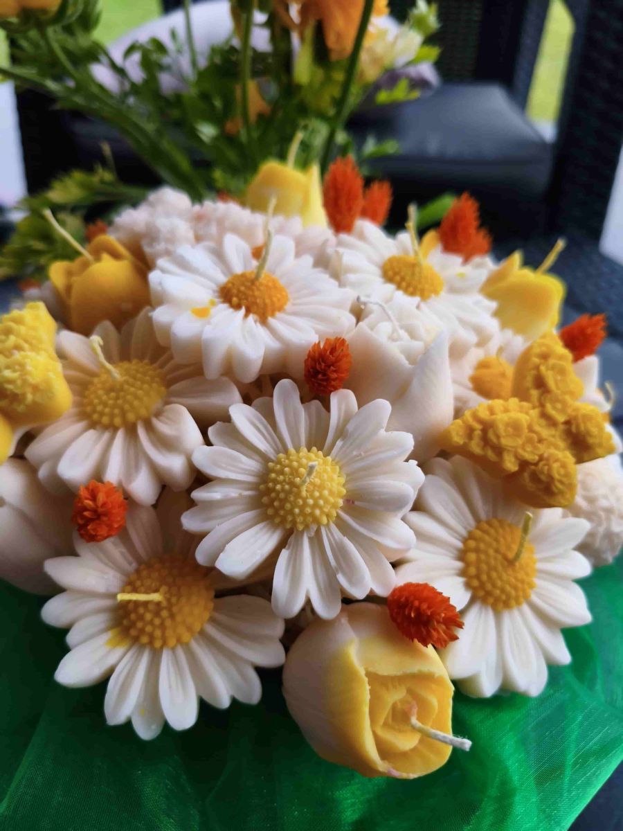 Candle flower box XL stokrotki wykonany z naturalnych świec sojowych z aromatem - DeasyArt – rękodzieło Boho, lampiony & dekoracje handmade