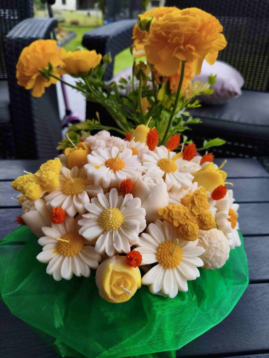 Candle flower box XL stokrotki wykonany z naturalnych świec sojowych z aromatem - DeasyArt – rękodzieło Boho, lampiony & dekoracje handmade