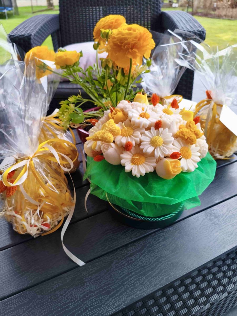 Candle flower box XL stokrotki wykonany z naturalnych świec sojowych z aromatem - DeasyArt – rękodzieło Boho, lampiony & dekoracje handmade