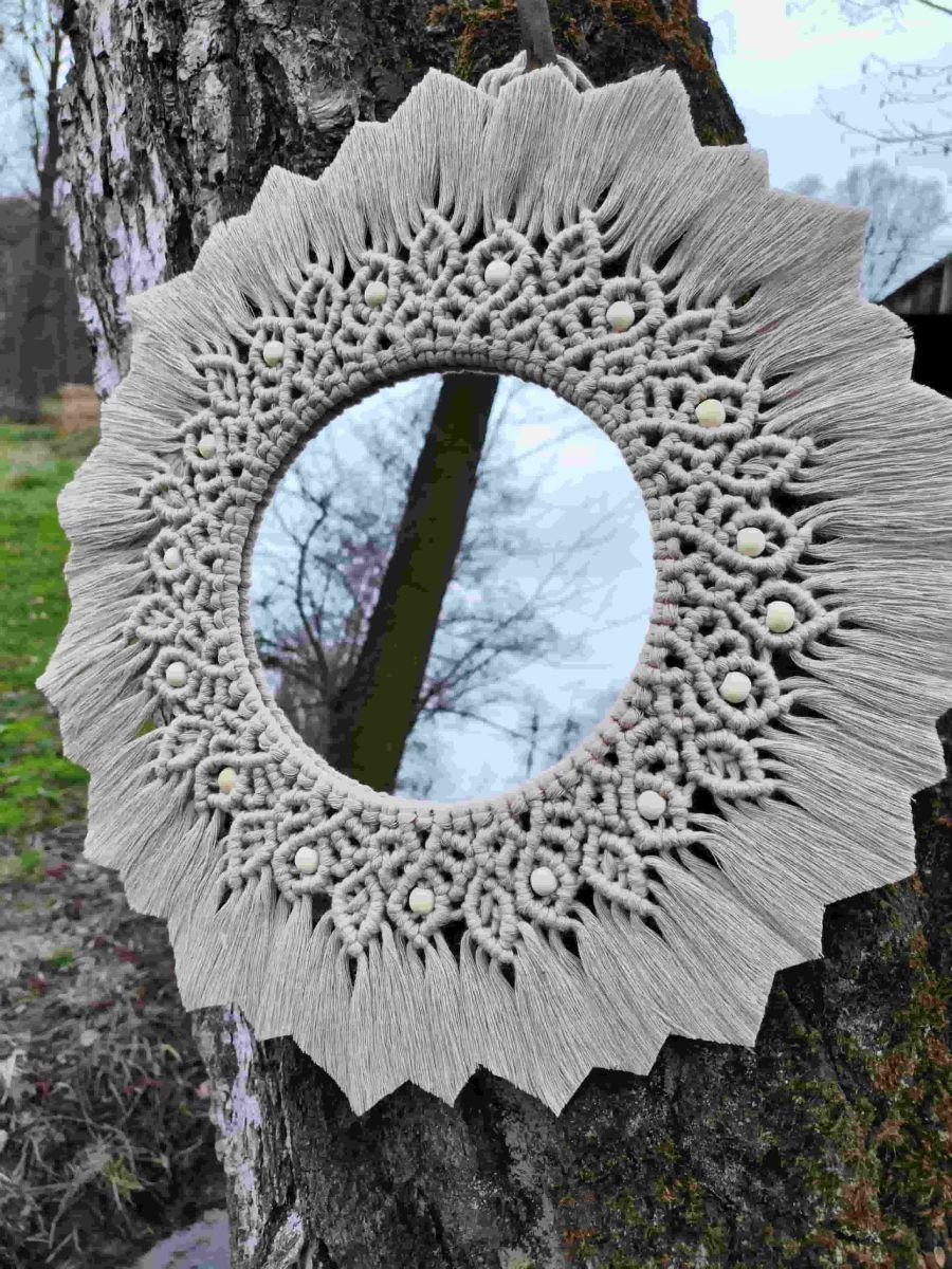 Mandala z lustrem w stylu Boho z drewnianymi koralikami BEŻOWA AURA - DeasyArt – rękodzieło Boho, lampiony & dekoracje handmade