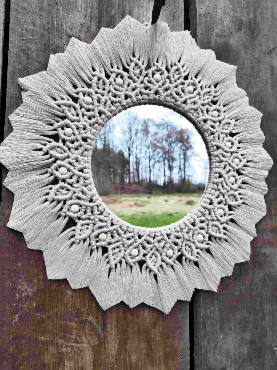 Mandala z lustrem w stylu Boho z drewnianymi koralikami BEŻOWA AURA - DeasyArt – rękodzieło Boho, lampiony & dekoracje handmade