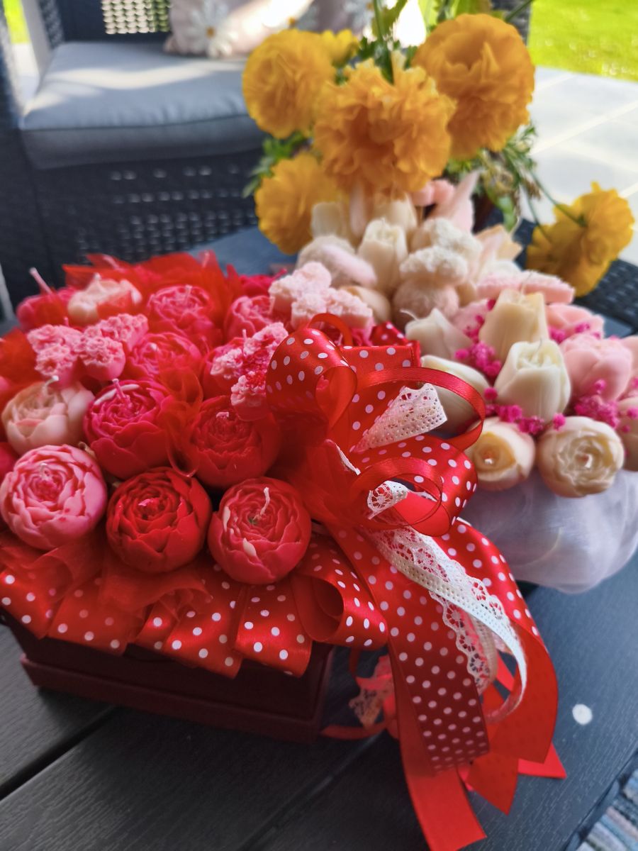 Box wykonany z naturalnego wosku sojowego z aromatem róży i piwonii - DeasyArt – rękodzieło Boho, lampiony & dekoracje handmade