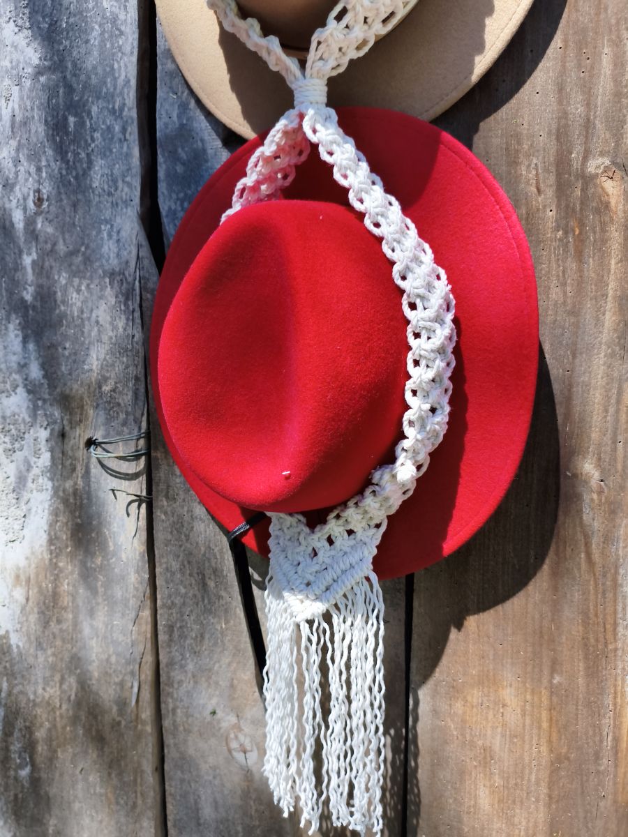 Stylowy wieszak na kapelusze – makrama handmade - DeasyArt – rękodzieło Boho, lampiony & dekoracje handmade