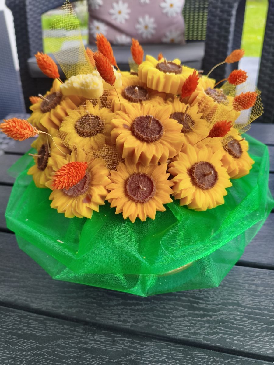 Candle flower box XL słoneczniki wykonany z naturalnych świec sojowych z aromatem - DeasyArt – rękodzieło Boho, lampiony & dekoracje handmade