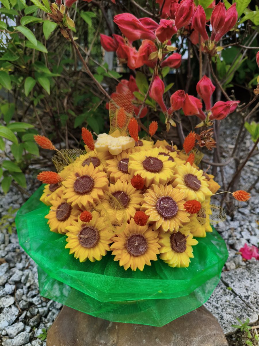 Candle flower box XL słoneczniki wykonany z naturalnych świec sojowych z aromatem - DeasyArt – rękodzieło Boho, lampiony & dekoracje handmade