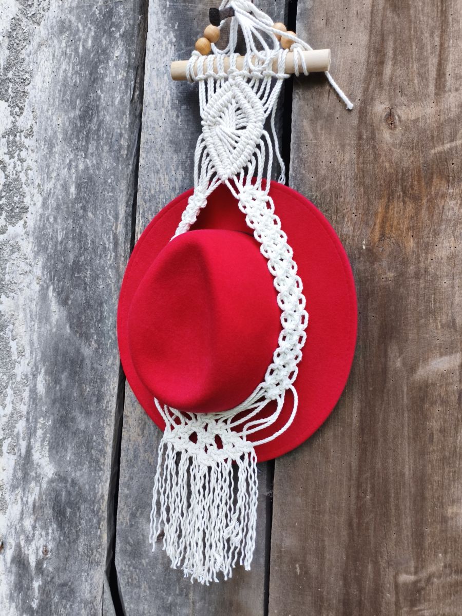 Piękny i niepowtarzalny wieszak na kapelusz – makrama handmade - DeasyArt – rękodzieło Boho, lampiony & dekoracje handmade