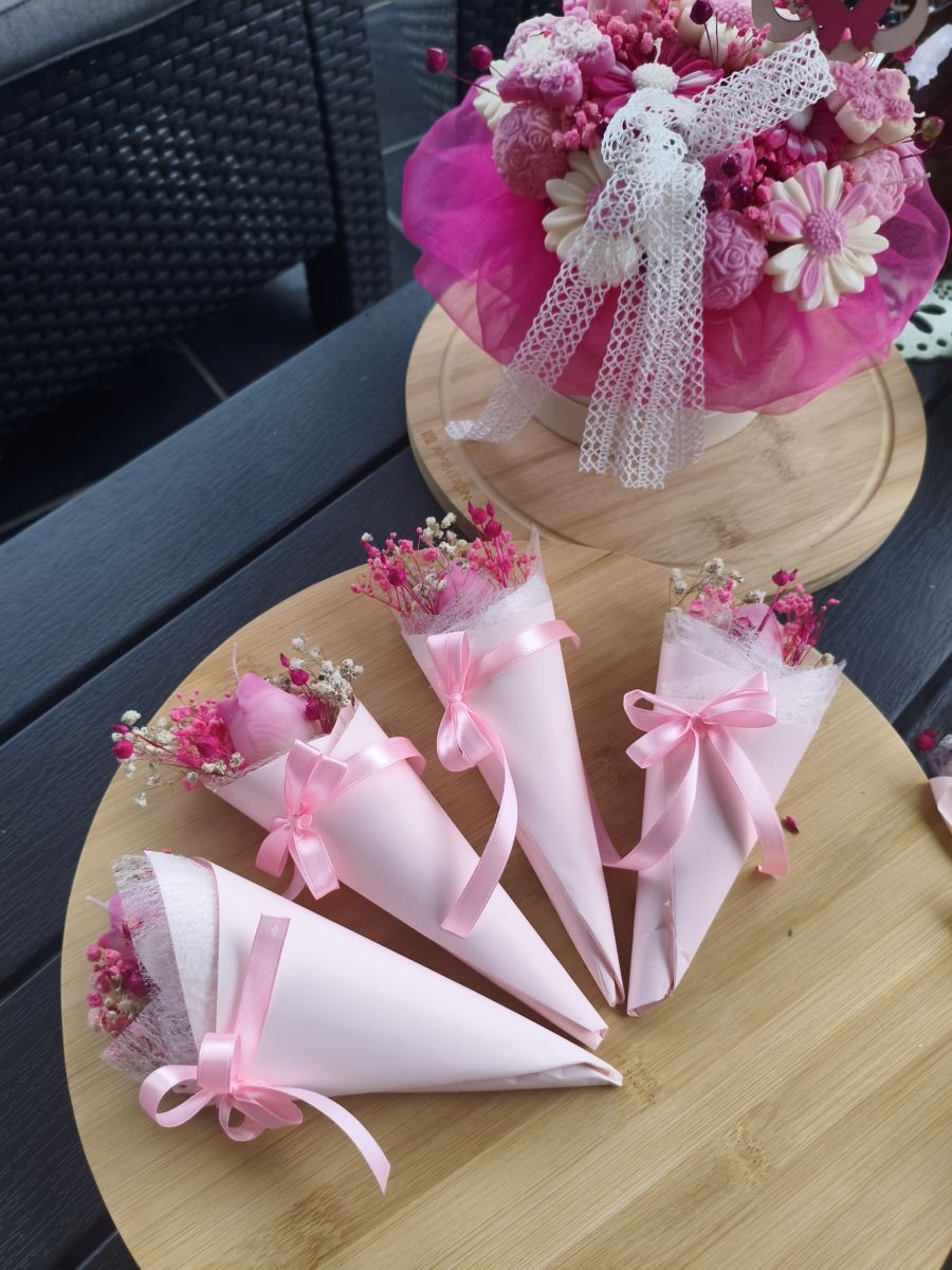 Bukiecik „Pudrowa Chmurka - z świecą wykonaną z naturalnego wosku sojowego - DeasyArt – rękodzieło Boho, lampiony & dekoracje handmade