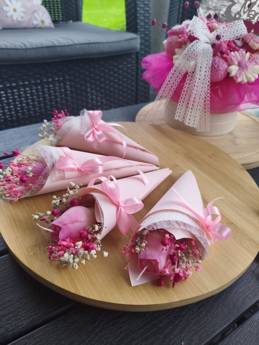 Bukiecik „Pudrowa Chmurka - z świecą wykonaną z naturalnego wosku sojowego - DeasyArt – rękodzieło Boho, lampiony & dekoracje handmade