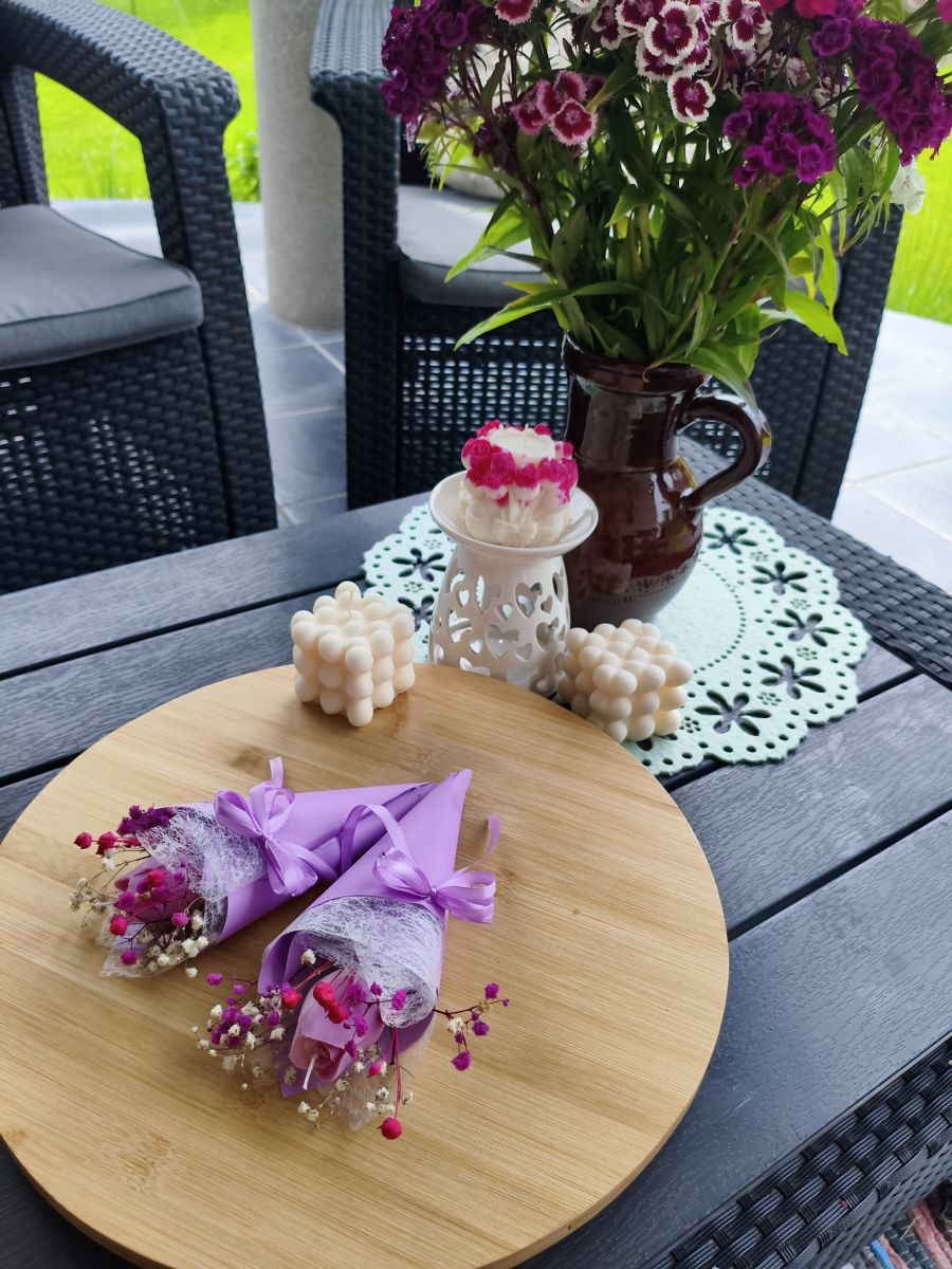 Bukiecik „Lilia" - z świecą wykonaną z naturalnego wosku sojowego - DeasyArt – rękodzieło Boho, lampiony & dekoracje handmade