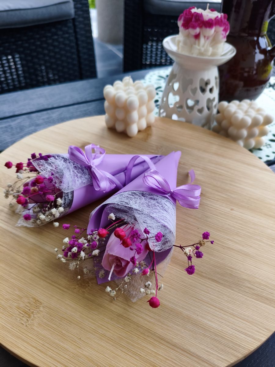Bukiecik „Lilia" - z świecą wykonaną z naturalnego wosku sojowego - DeasyArt – rękodzieło Boho, lampiony & dekoracje handmade
