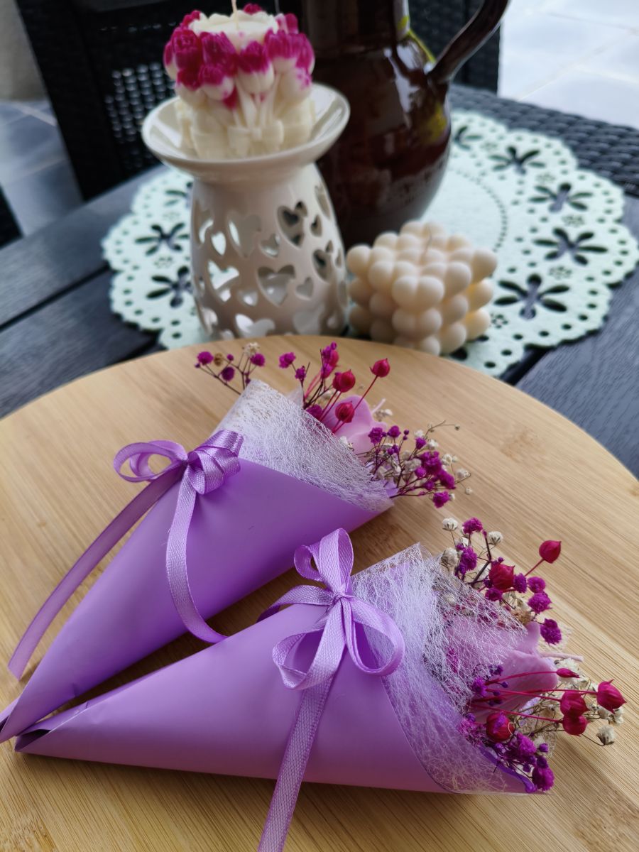 Bukiecik „Lilia" - z świecą wykonaną z naturalnego wosku sojowego - DeasyArt – rękodzieło Boho, lampiony & dekoracje handmade
