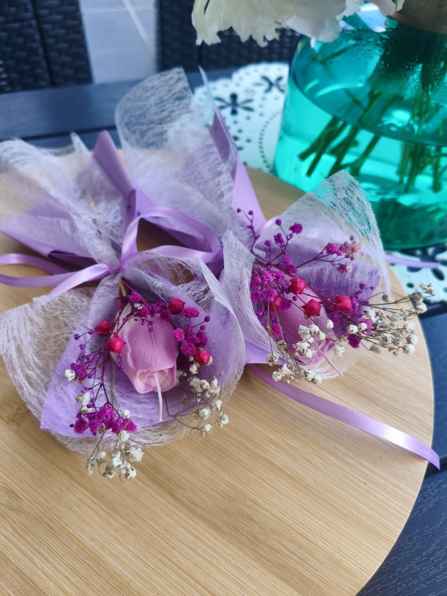 Bukiecik " Tulipanowa iskierka" z świecą z naturalnego wosku sojowego - DeasyArt – rękodzieło Boho, lampiony & dekoracje handmade