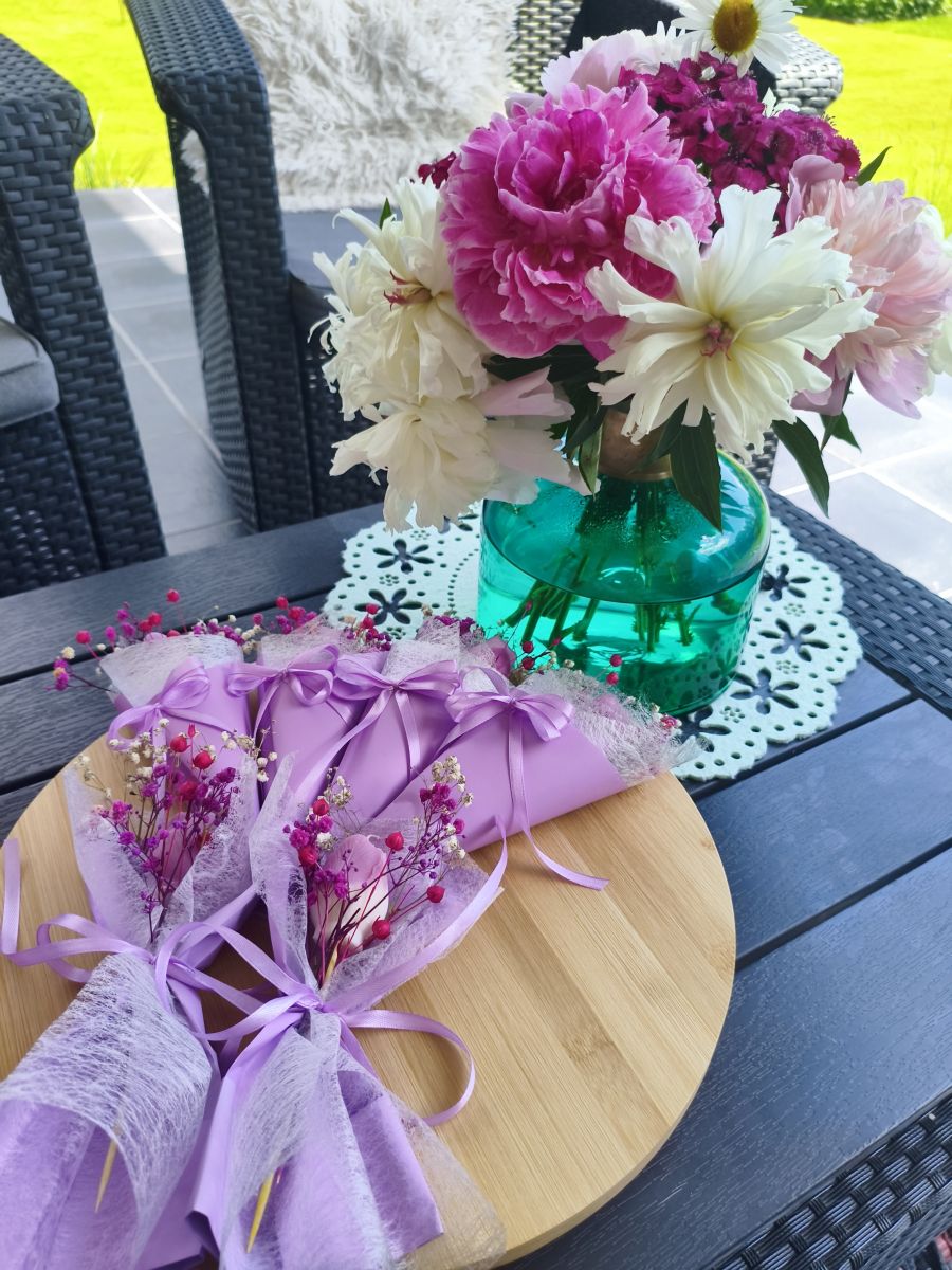Bukiecik " Tulipanowa iskierka" z świecą z naturalnego wosku sojowego - DeasyArt – rękodzieło Boho, lampiony & dekoracje handmade