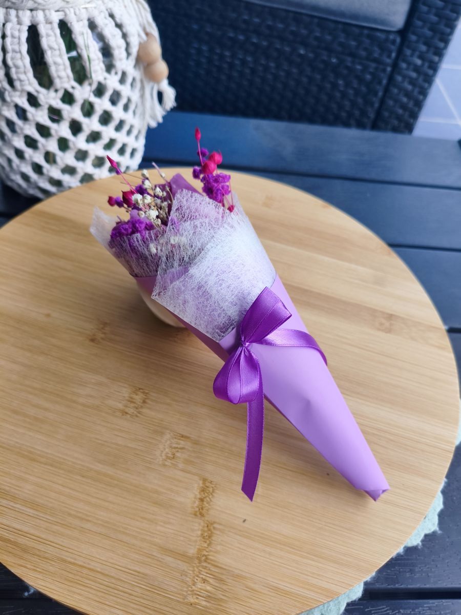 Bukiecik "Fioletowy sen" z wosku sojowego z aromatem kwiatowym z nutką truskawki - DeasyArt – rękodzieło Boho, lampiony & dekoracje handmade