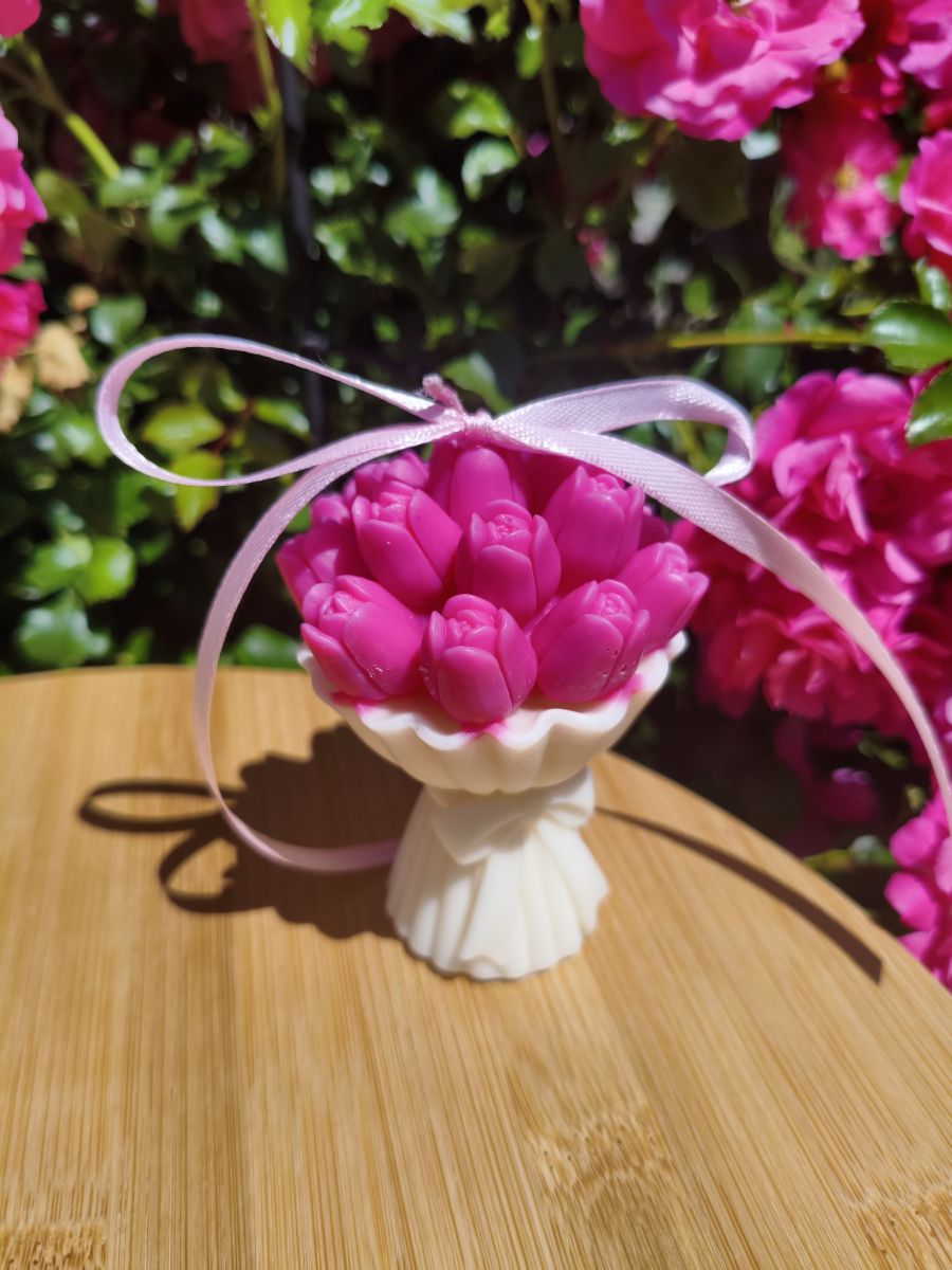 Bukiecik Zapachowych Tulipanów – świeca, która zachwyca wyglądem i aromatem - DeasyArt – rękodzieło Boho, lampiony & dekoracje handmade