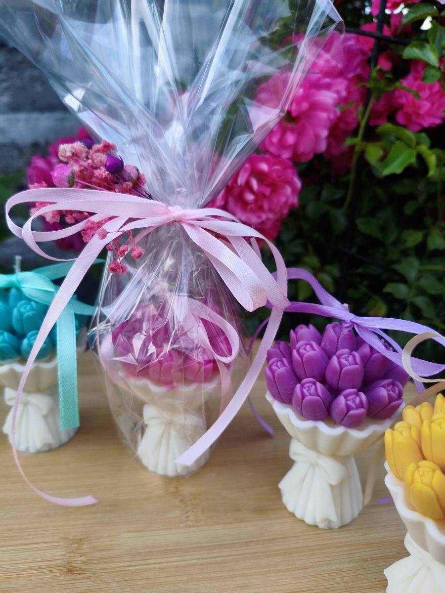 Bukiecik Zapachowych Tulipanów – świeca, która zachwyca wyglądem i aromatem - DeasyArt – rękodzieło Boho, lampiony & dekoracje handmade