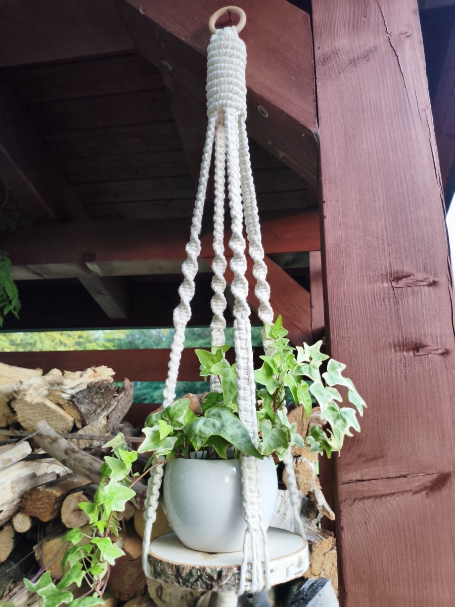 Brzozowa Harmonia – ręcznie pleciony kwietnik makramowy w stylu boho - DeasyArt – rękodzieło Boho, lampiony & dekoracje handmade