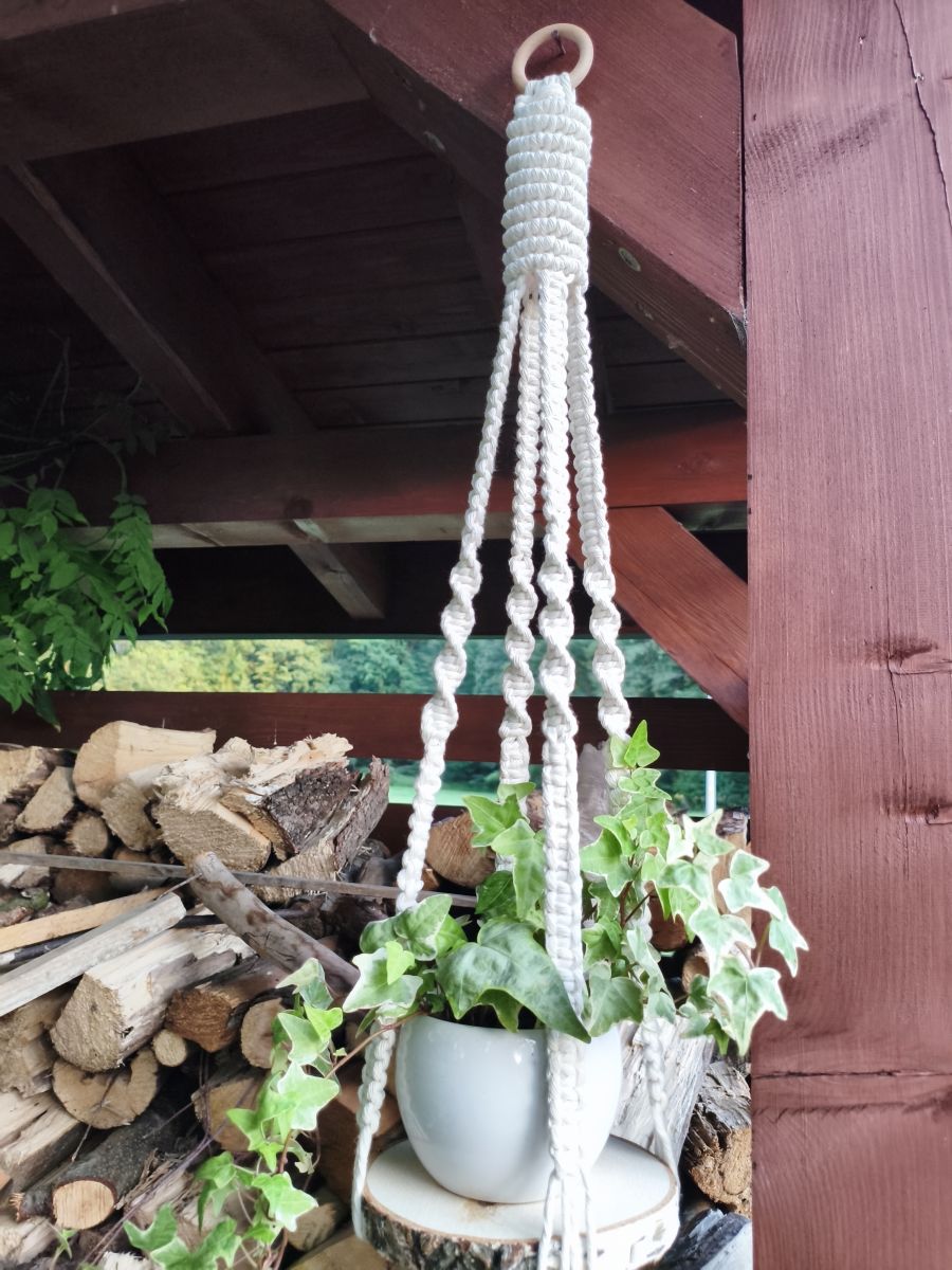 Brzozowa Harmonia – ręcznie pleciony kwietnik makramowy w stylu boho - DeasyArt – rękodzieło Boho, lampiony & dekoracje handmade