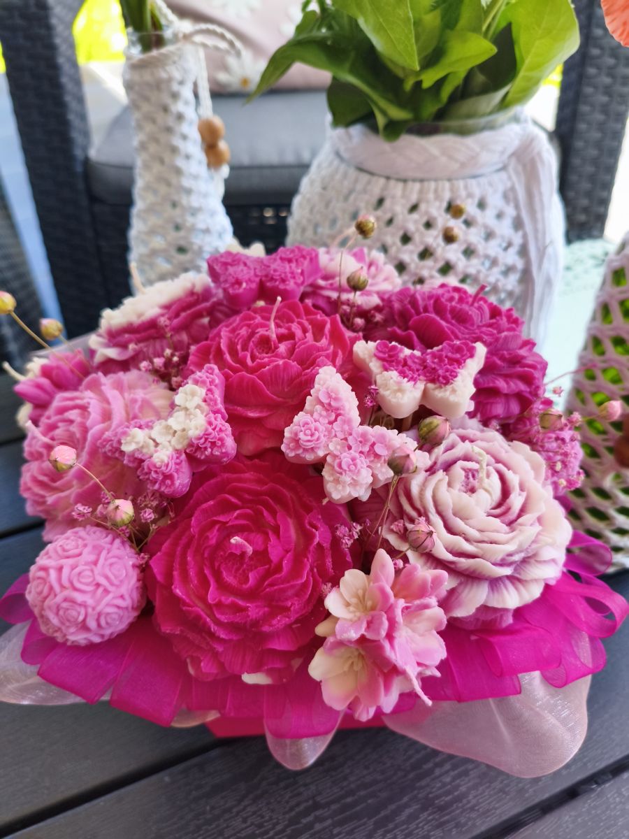 Piwoniowa Chmurka – Candle Flowers Box z naturalnego wosku sojowego - DeasyArt – rękodzieło Boho, lampiony & dekoracje handmade