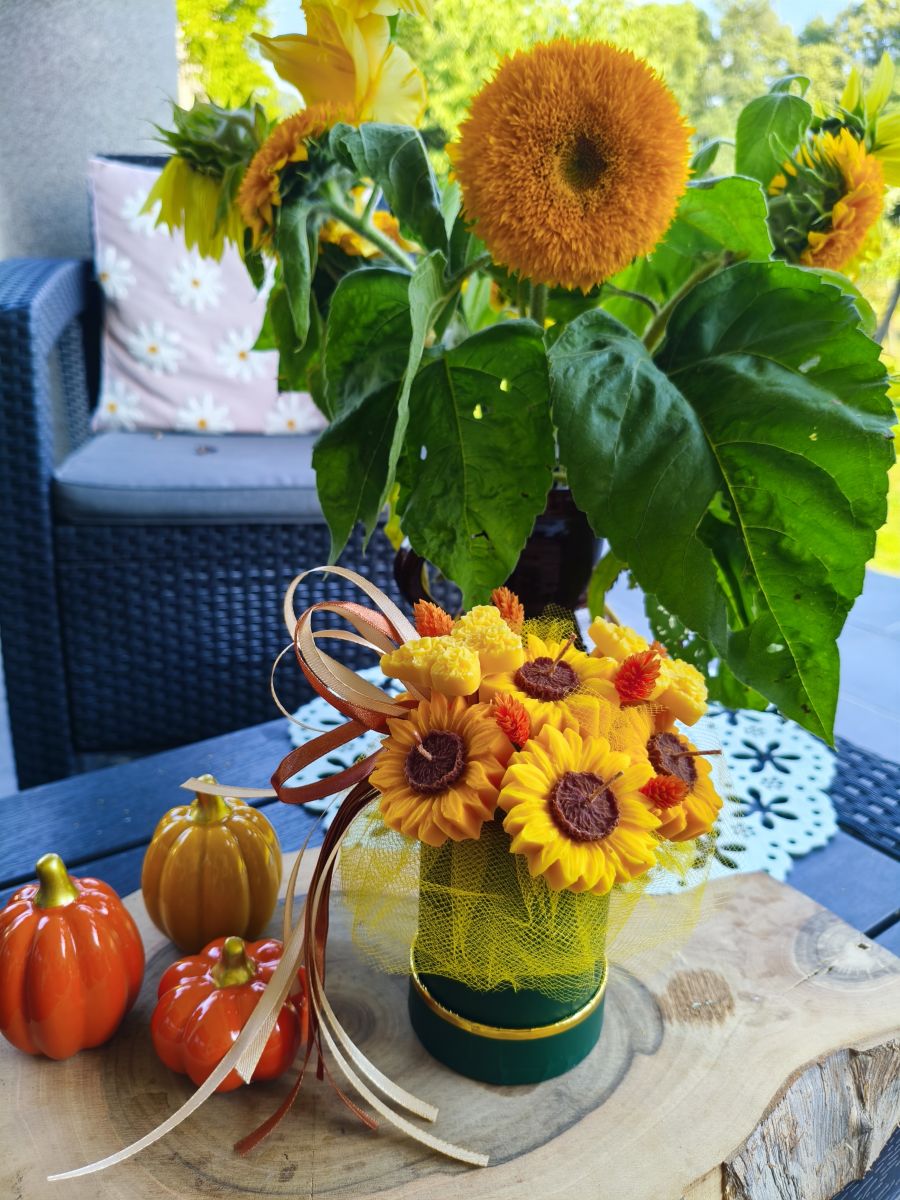 Bloom Candle Flower Box – Wieczny Bukiet ze Świec Sojowych | Ręcznie Wykonany Prezent - DeasyArt – rękodzieło Boho, lampiony & dekoracje handmade