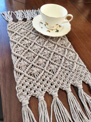 Makramowy bieżnik na stół CAPPUCCINO HOME  - DeasyArt – rękodzieło Boho, lampiony & dekoracje handmade