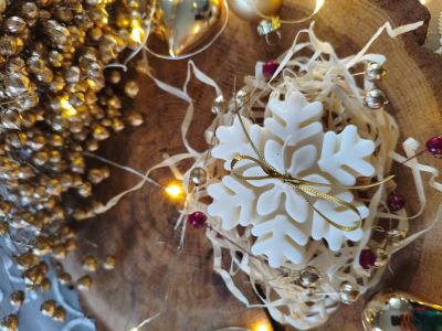 Świąteczna świeca sojowa GWIAZDA GOLD  - DeasyArt – rękodzieło Boho, lampiony & dekoracje handmade