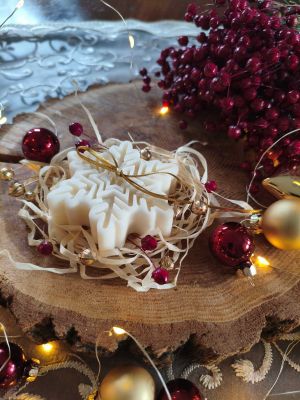 Świąteczna świeca sojowa GWIAZDA  - DeasyArt – rękodzieło Boho, lampiony & dekoracje handmade