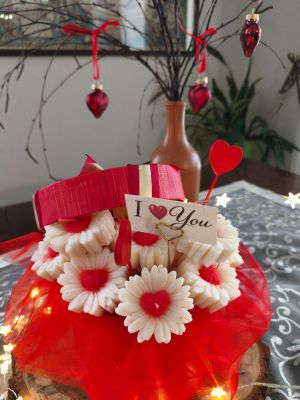 Walentynkowy Candle Flower box XL wykonany z naturalnych świec sojowych z aromatem - DeasyArt – rękodzieło Boho, lampiony & dekoracje handmade