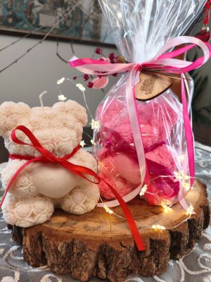 Walentynkowy Miś XL – świeca z naturalnego wosku sojowego - DeasyArt – rękodzieło Boho, lampiony & dekoracje handmade