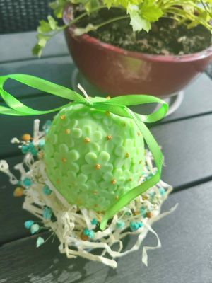 Wielkanocna świeca z wosku sojowego z aromatem czekolady - DeasyArt – rękodzieło Boho, lampiony & dekoracje handmade