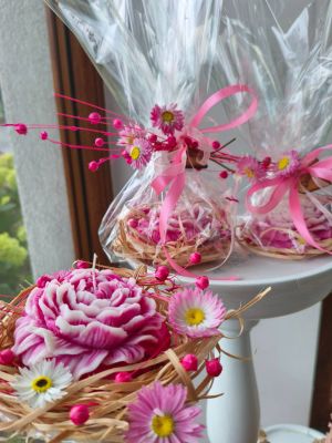 Dekoracyjna świeca z wosku sojowego - różowa piwonia  - DeasyArt – rękodzieło Boho, lampiony & dekoracje handmade