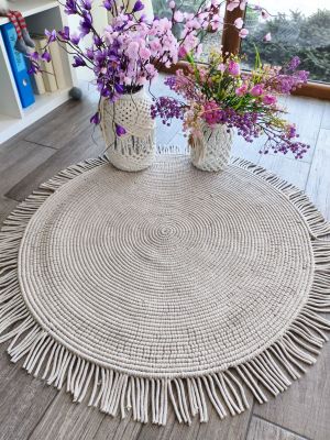 Makramowy dywanik w stylu Boho w kolorze beż - DeasyArt – rękodzieło Boho, lampiony & dekoracje handmade