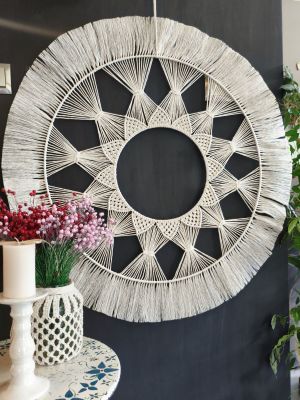„Słoneczna Harmonia” – ręcznie wypleciona mandala boho o średnicy 90 cm - DeasyArt – rękodzieło Boho, lampiony & dekoracje handmade