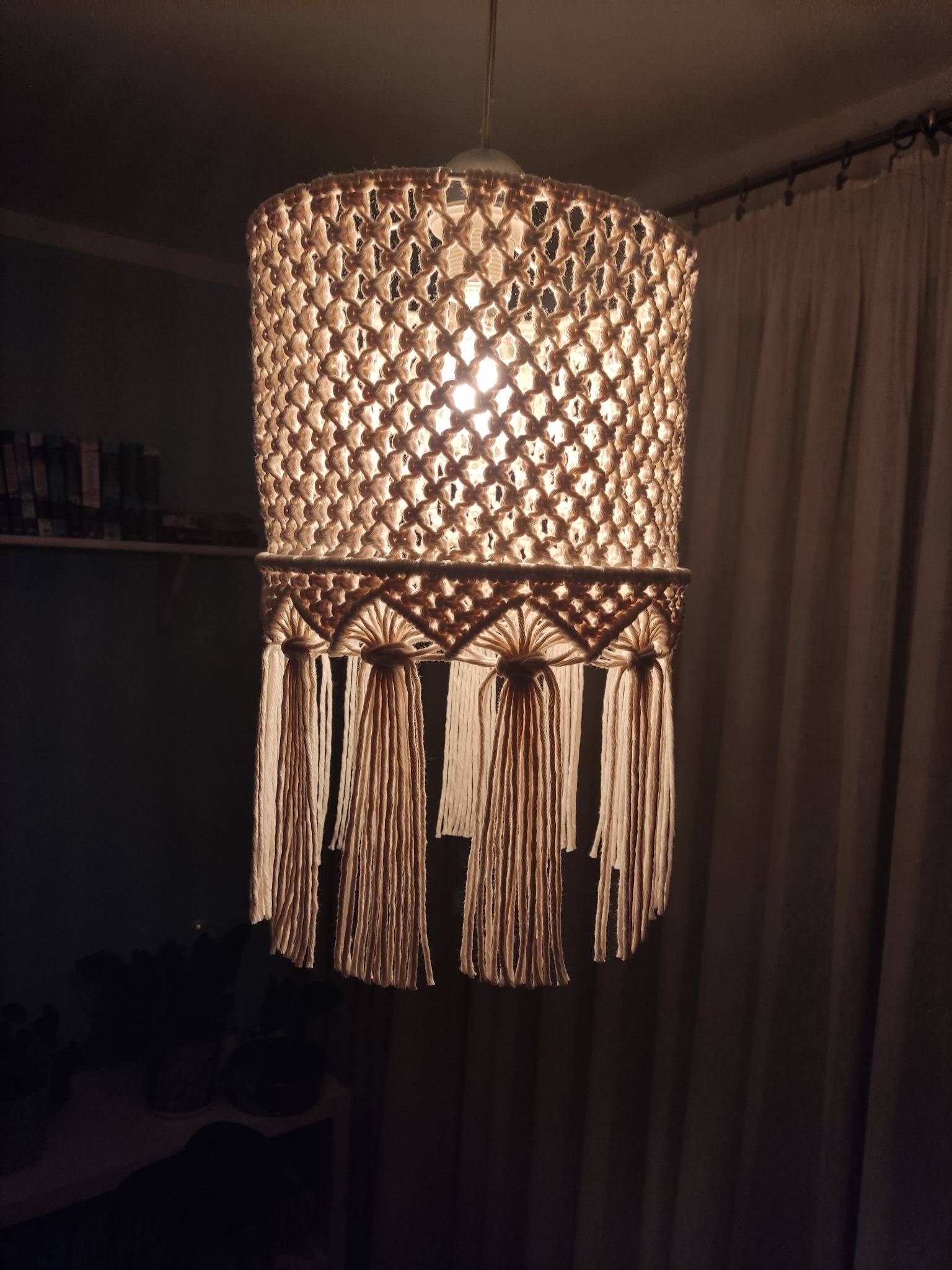 Makramowy abażur MAKRAMOWY UROK  - DeasyArt – rękodzieło Boho, lampiony & dekoracje handmade