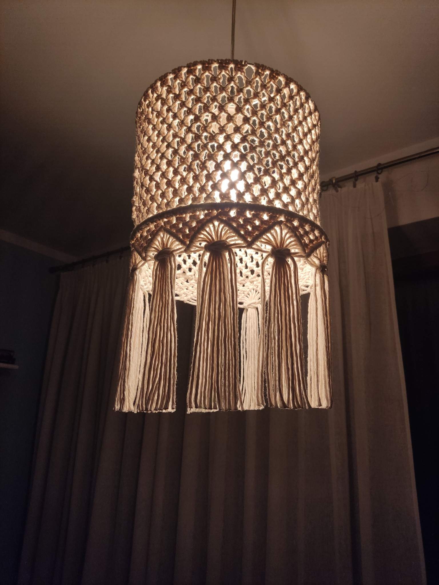 Makramowy abażur MAKRAMOWY UROK  - DeasyArt – rękodzieło Boho, lampiony & dekoracje handmade