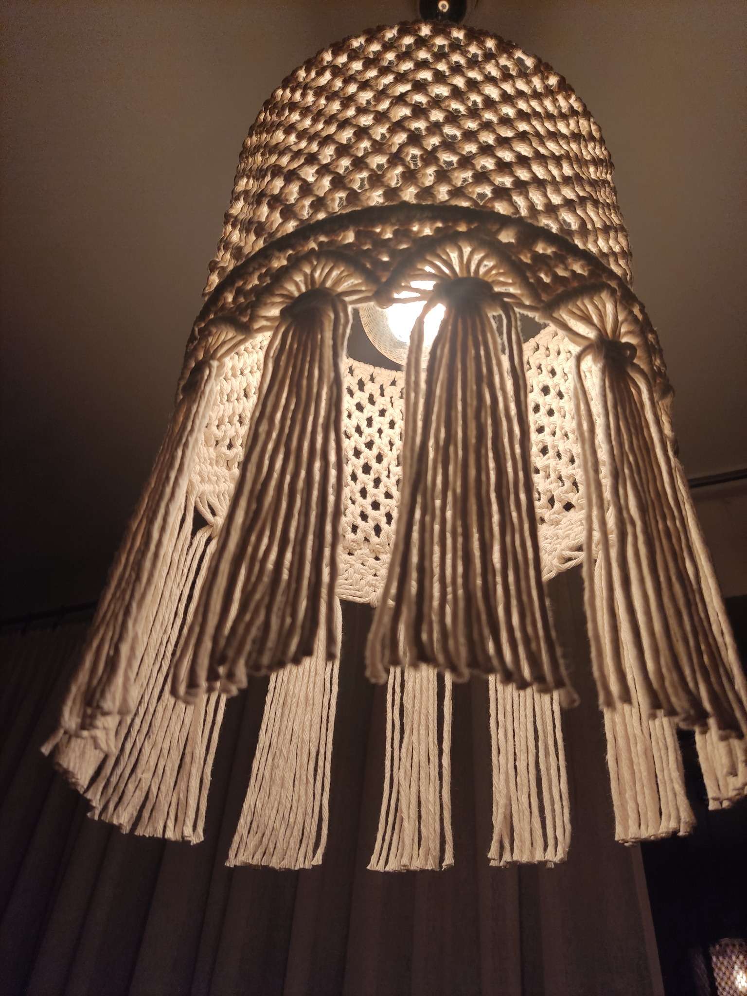 Makramowy abażur MAKRAMOWY UROK  - DeasyArt – rękodzieło Boho, lampiony & dekoracje handmade